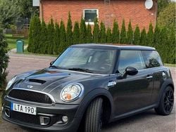 Grå Begagnad 2011 Mini Cooper S Halvkombi | 79 000 kr (Marknadspris)
