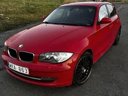 Röd Begagnad 2009 BMW 116 Advantage Halvkombi | 45 000 kr (Marknadspris)