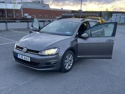 Grå Begagnad 2017 VW Golf VII Kombi | 139 000 kr (Marknadspris)