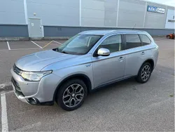 Silver Begagnad 2015 Mitsubishi Outlander P-HEV SUV | 129 000 kr (Bra pris)