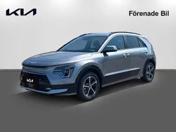 Grå (steel grey metallic) Ny 2025 Kia Niro Advance SUV | 412 200 kr (Marknadspris)
