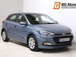 Blå Begagnad 2017 Hyundai i20 Premium Halvkombi | 134 700 kr (Marknadspris)