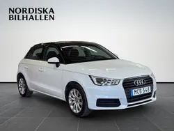 Vit Begagnad 2015 Audi A1 Sportback Sport Halvkombi | 139 795 kr (Lite dyr)
