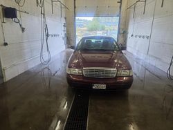 Röd Begagnad 2011 Ford Crown Sedan | 120 000 kr