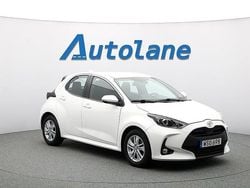 Vit Begagnad 2020 Toyota Yaris Active Halvkombi | 179 900 kr (Marknadspris)