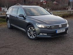 Grå Begagnad 2016 VW Passat Executive Kombi | 134 900 kr (Bra pris)