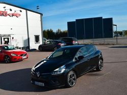 Svart Begagnad 2016 Renault Clio IV Intens Halvkombi | 74 900 kr (Marknadspris)