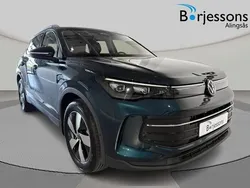 Mörkblå (blå) Ny 2025 VW Tiguan SE SUV | 419 900 kr