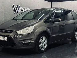 Grå Begagnad 2013 Ford S-MAX Sport Minibuss | 69 900 kr (Marknadspris)