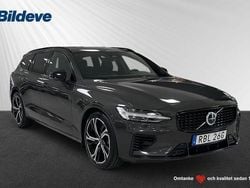 Grå Begagnad 2024 Volvo V60 Plus Kombi | 464 900 kr (Marknadspris)