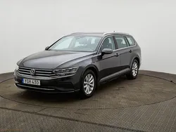 Mörkgrå Begagnad 2023 VW Passat Edition Kombi | 274 900 kr (Bra pris)