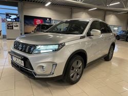 Grå (silvermet) Begagnad 2022 Suzuki Vitara SUV | 239 000 kr (Marknadspris)