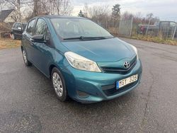 Mörkgrön Begagnad 2011 Toyota Yaris Life Halvkombi | 24 900 kr (Bra pris)