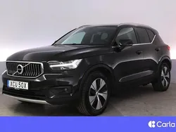Svart Begagnad 2021 Volvo XC40 Momentum SUV | 324 900 kr (Marknadspris)