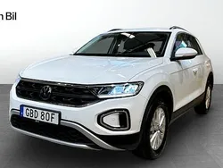 Vit (pure white) Begagnad 2022 VW T-Roc Life SUV | 269 900 kr (Marknadspris)