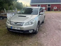 Gul Begagnad 2010 Subaru Outback SUV | 7 000 kr