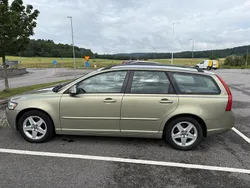 Grön Begagnad 2010 Volvo V50 Momentum Kombi | 50 000 kr (Lite dyr)