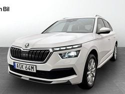 Vit (candy white) Begagnad 2023 Skoda Kamiq Adventure SUV | 229 900 kr (Marknadspris)