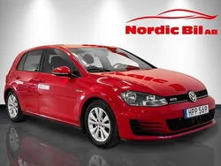 Röd Begagnad 2015 VW Golf VII GTD Halvkombi | 159 900 kr (Marknadspris)