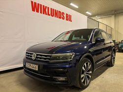 Mörkblå Begagnad 2017 VW Tiguan R-line SUV | 254 900 kr (Dyr)