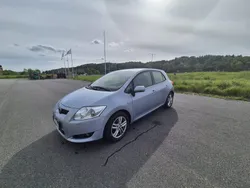 Blå Begagnad 2007 Toyota Auris Halvkombi | 39 000 kr (Marknadspris)