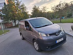 Grå Begagnad 2010 Nissan NV200 Van | 30 000 kr (Marknadspris)