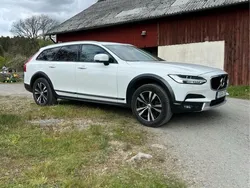 Vit Begagnad 2020 Volvo V90 CC Kombi | 350 000 kr (Marknadspris)