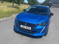Blå Begagnad 2022 Peugeot 208 Halvkombi | 166 000 kr (Marknadspris)
