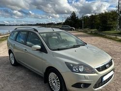 Grå Begagnad 2009 Ford Focus Titanium Kombi | 21 900 kr (Bra pris)