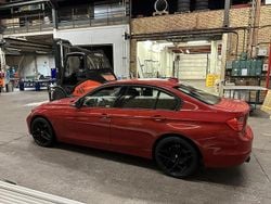 Röd Begagnad 2013 BMW 328 Sport Line Sedan | 150 000 kr (Marknadspris)