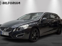 Grå Begagnad 2012 Volvo V60 Summum Kombi | 134 800 kr (Marknadspris)