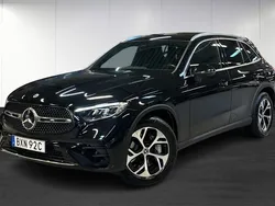 Svart (black) Begagnad 2023 Mercedes GLC220 AMG line SUV | 629 000 kr