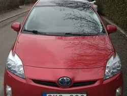 Röd Begagnad 2011 Toyota Prius Halvkombi | 89 990 kr (Marknadspris)