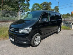 Svart Begagnad 2017 VW T6 Van | 248 750 kr (Marknadspris)