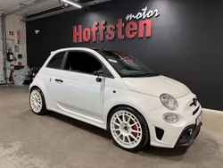 Vit Begagnad 2019 Abarth 595 70th Anniversary Halvkombi | 219 900 kr (Marknadspris)