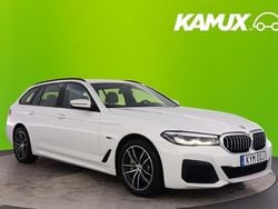 Vit Begagnad 2023 BMW 530e M Sport Kombi | 299 800 kr (Superpris)