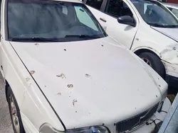 Vit Begagnad 2000 Volvo V70 Kombi | 15 000 kr (Bra pris)