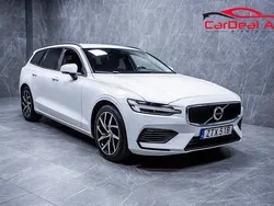 Vit Begagnad 2020 Volvo V60 Momentum Kombi | 234 800 kr (Marknadspris)
