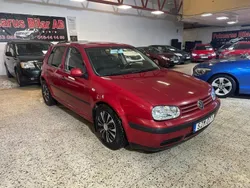Röd Begagnad 2001 VW Golf IV Halvkombi | 22 000 kr (Marknadspris)