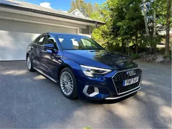Blå Begagnad 2023 Audi A3 Comfort Sedan | 265 000 kr (Bra pris)