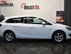 Vit Begagnad 2015 Opel Astra Kombi | 75 900 kr (Marknadspris)