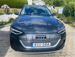 Grå Begagnad 2020 Audi e-tron Proline SUV | 279 000 kr (Bra pris)