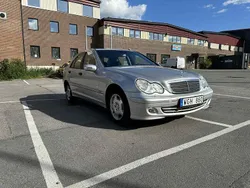 Silver Begagnad 2005 Mercedes C180 Sedan | 32 995 kr (Marknadspris)