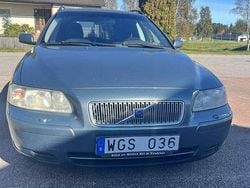 Grön Begagnad 2005 Volvo V70 Business Edition Kombi | 25 000 kr (Marknadspris)