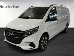 Svart Begagnad 2024 Mercedes Vito Minibuss | 608 520 kr