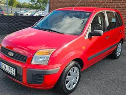 Röd Begagnad 2005 Ford Fusion Style Halvkombi | 49 900 kr