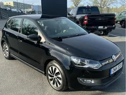 Svart Begagnad 2015 VW Polo Halvkombi | 75 000 kr