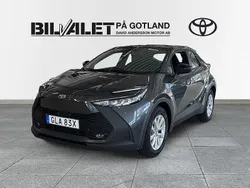Mörkgrå Ny 2025 Toyota C-HR SUV | 358 500 kr (Superpris)