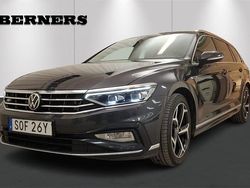Mörkgrå (grå) Begagnad 2021 VW Passat R-line Kombi | 239 900 kr (Marknadspris)