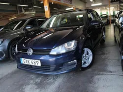 Mörkblå (blå) Begagnad 2015 VW Golf VII Halvkombi | 99 999 kr (Marknadspris)